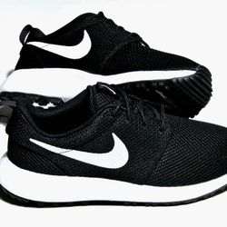 MEN'S SIZES 7.5 - 11.5 / WOMEN'S SIZES 9 - 13: NIKE ROSHE GOLF SHOES!!