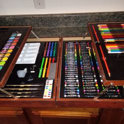 AWESOME FOLDABLE ART SUPPLY KIT Like New (Missing a few paints)
$20 
Pick up McKinney