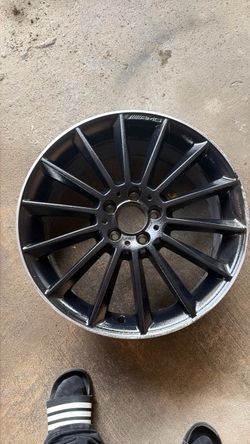 Mercedes-Benz OEM multi-spoke alloy wheel
