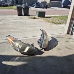 Hyundai Elantra 13-17 Headlights