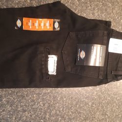 BRAND NEW, DICKIE'S BLACK JEAN'S FOR MEN'S 30X32 
