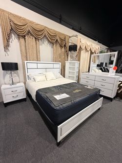 4 PC QUEEN BEDROOM SET