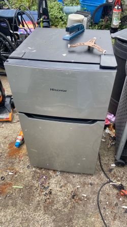 Refrigerator h 34 inch w 19  deep 21  pick up. E.  Side. Tacoma