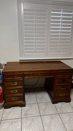 Buró de madera