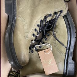 1460 Pascal Olive Green Dr. Martens Size 5/6
