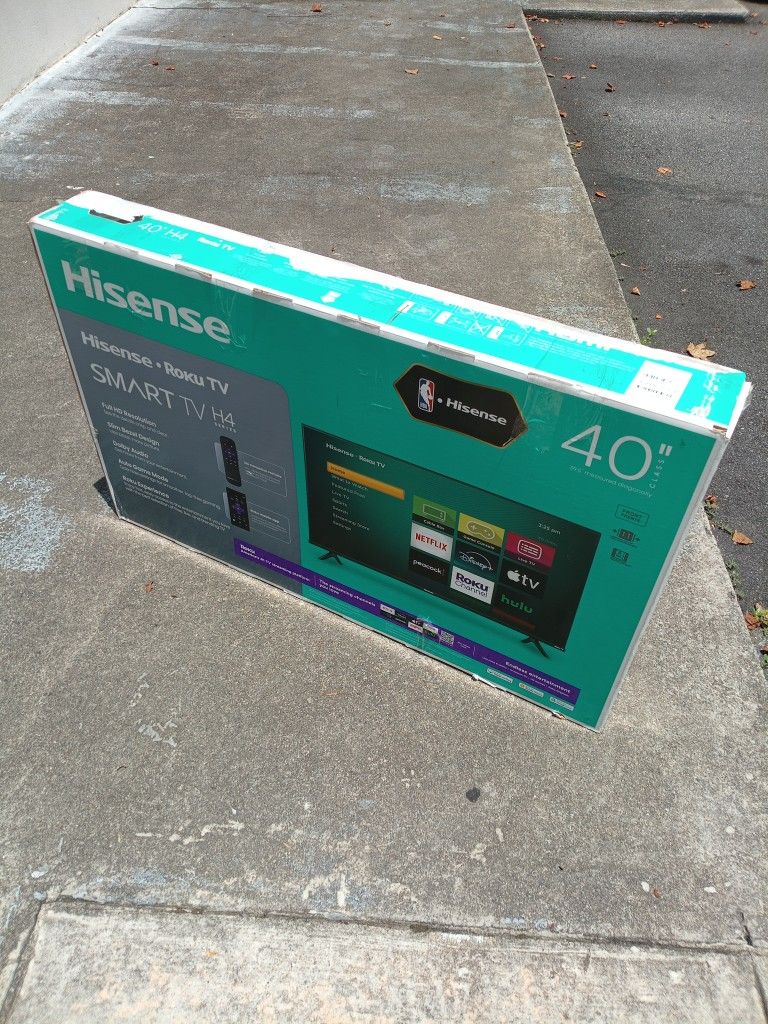 -Read Info- 2025 Model 40 In. Hisense Roku Smart TV W/Remote