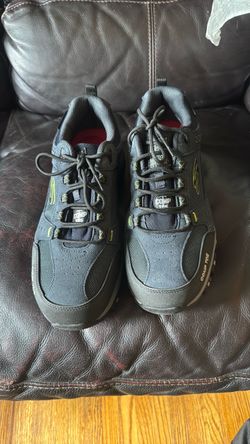 Skechers steel toe shoes