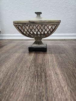 Decorative container