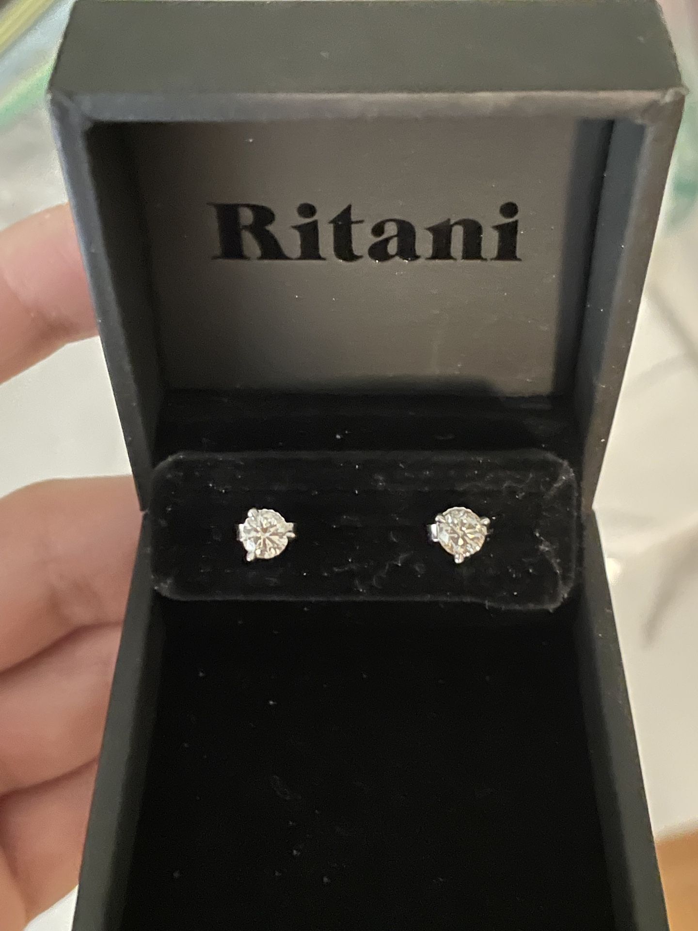 14k Good Diamond Earrings