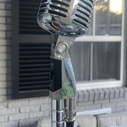 Pyle Pro CLASSIC RETRO VINTAGE STYLE MICROPHONE WITH SWING STAND