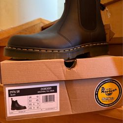 Dr Martens 2976 SR Men’s Size 11 / Women’s Size 12 Chelsea Boots Brand New