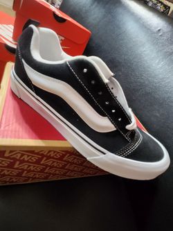 VANS 9.5 M