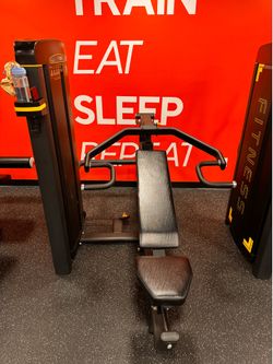 Commercial Selectorized Chest/Incline Press Machine