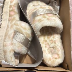 Ugg Slippers 