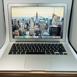 Apple MacBook Air 13” Core i5 4GB 256GB SSD OS CATALINA Fully Functional