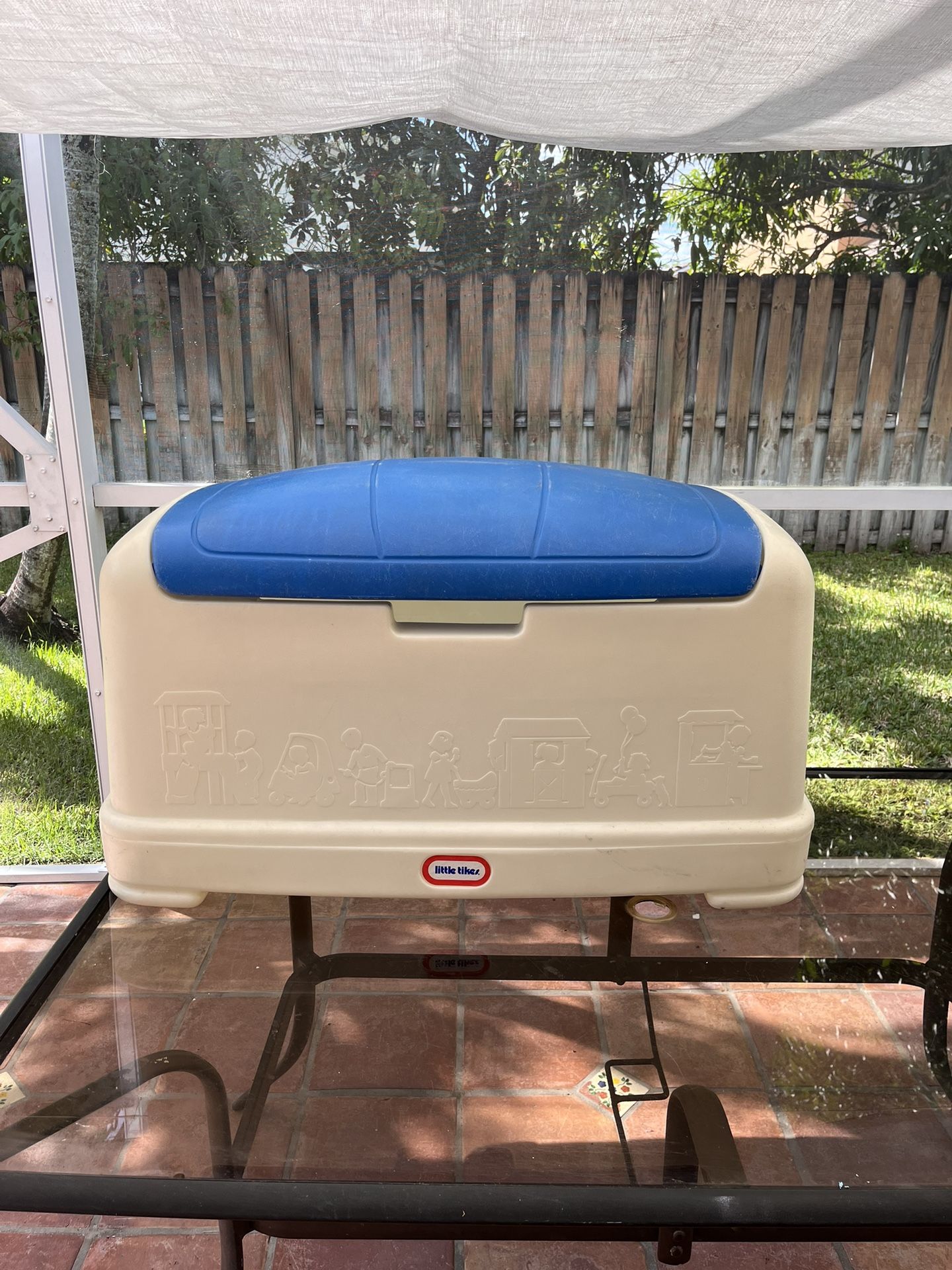 Plastic Toy Storage Chest 