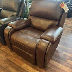 Trulee Swivel Recliner