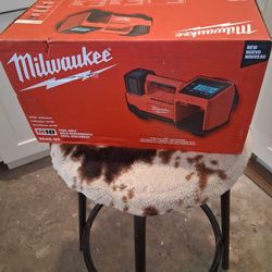 Milwaukee compressor