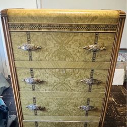 Vintage art deco chest 