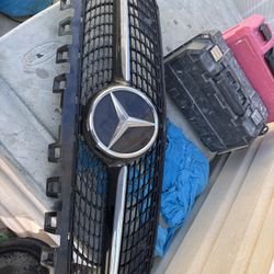 2022 mercedes benz c class front grill