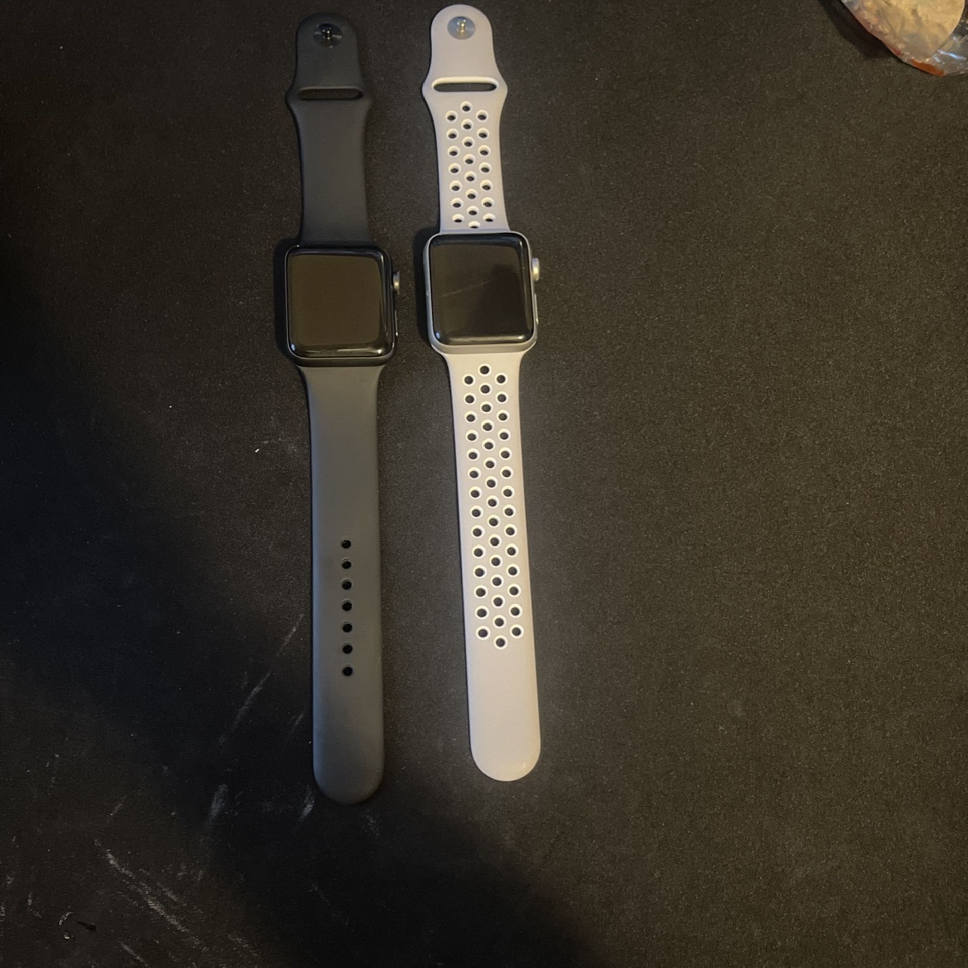 2 Apple Watches 