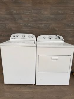 Whirlpool washer and dryer laundry set