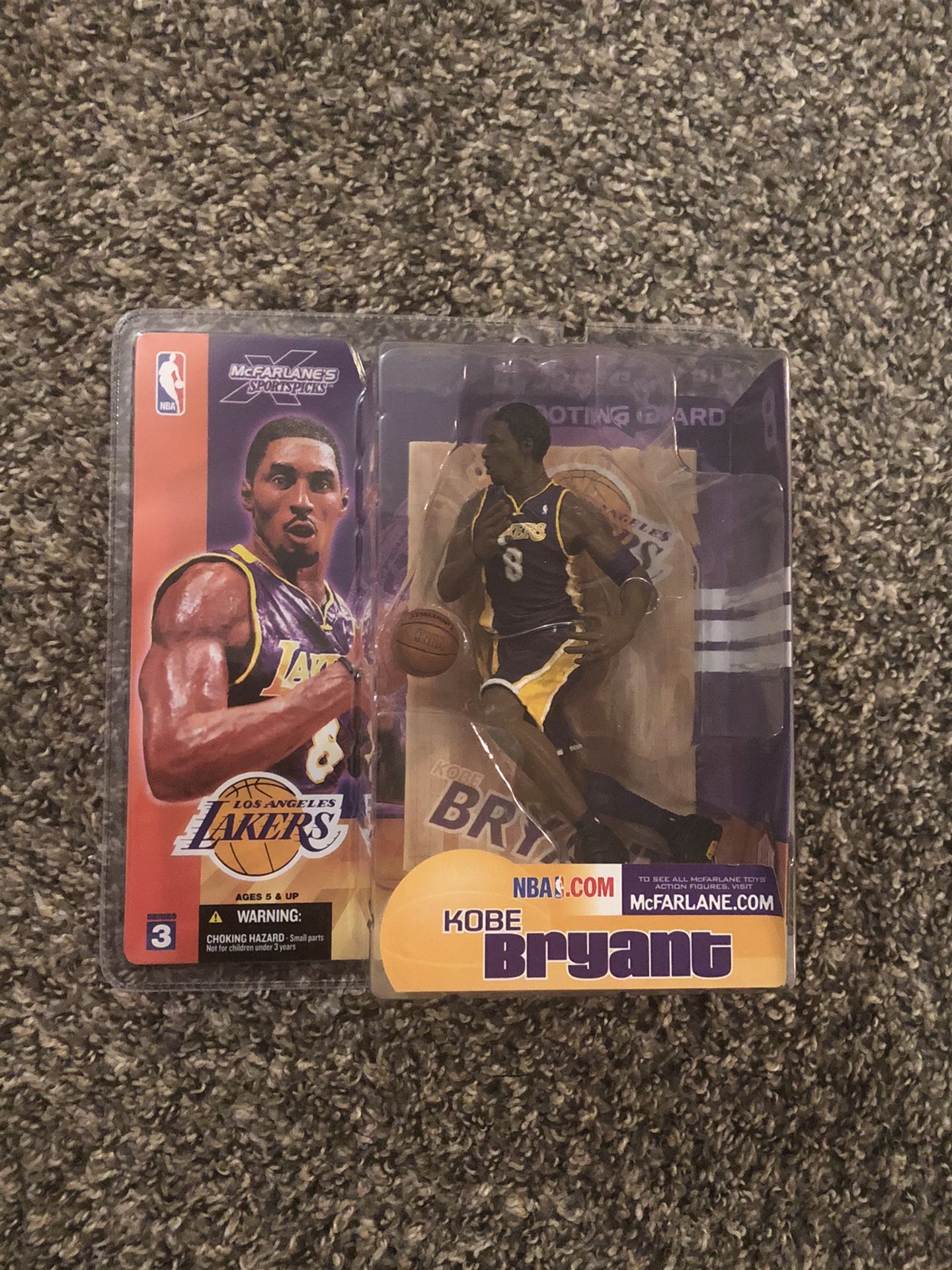 Los Angeles Lakers Kobe Bryant #8 McFarlane’s NBA Series 3 Action Figure Brand New