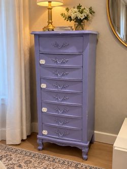 Vintage-Style Lavender Tall Dresser / Lingerie Chest – 5 Drawers