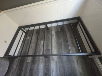Twin bed frame / daybed frame