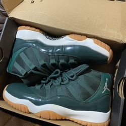 Jordan Retro 11s (Size 9)