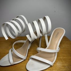 AREZZO White Strappy Heels – Size 7W – $40