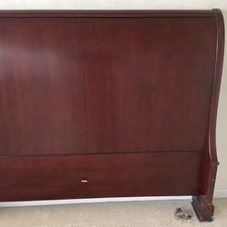 Free - queen bed headboard excellent condition