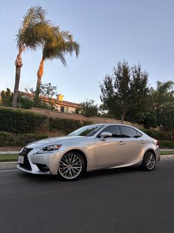 2016 Lexus is 200t