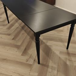 Extendable Kitchen Table 61"-84" Black 
