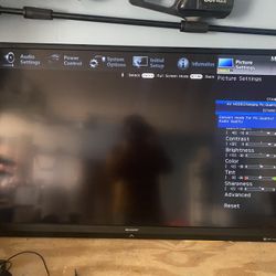 60” Sharp Aquos Tv