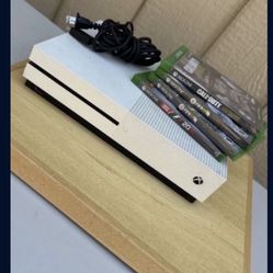 Xbox One S Console Bundle with 4 Games and Cable Model 1681 White No Controls 