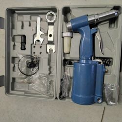 Pneumatic Rivet Gun 