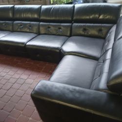 SECTIONAL GENUINE LEATHER RECLINER ELECTRIC BLACK COLOR.. DELIVERY SERVICE AVAILABLE 🚚💥🚚