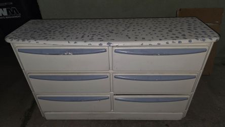 Free Dresser