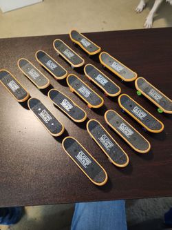 2010  Star Wars Clone Wars finger skateboard lot