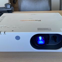 Panasonic HDMI Video TV Movie Projector