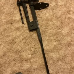 Blacksmith post vise