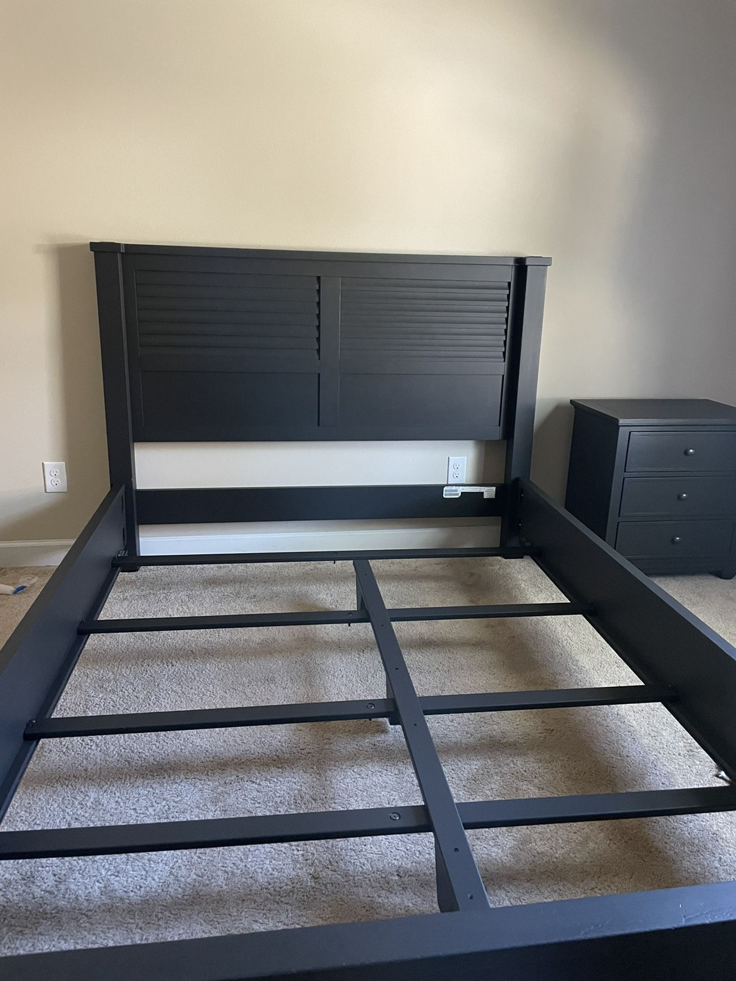Ethan Allen bed frame, dresser & nightstand 