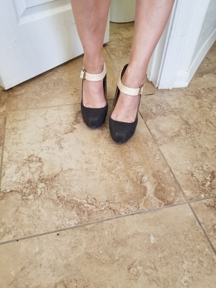 High heel shoes worn by Crissy Michaels