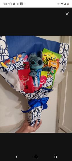 Ramo de dulces muy bonito para cualquier ocasión Mándeme mensaje si tiene preguntas aga su pedido ahora