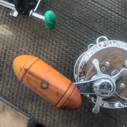 FISHING REEL 