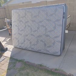 Sorta Perfect Sleeper Queen Mattress/Box Springs