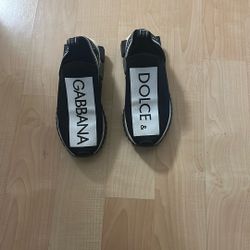Dolce & Gabbana Size 6-7 