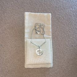 Gucci interlocking G necklace in silver