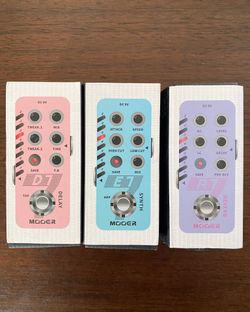 Assorted Mooer Reverb, Delay, Synth Pedals